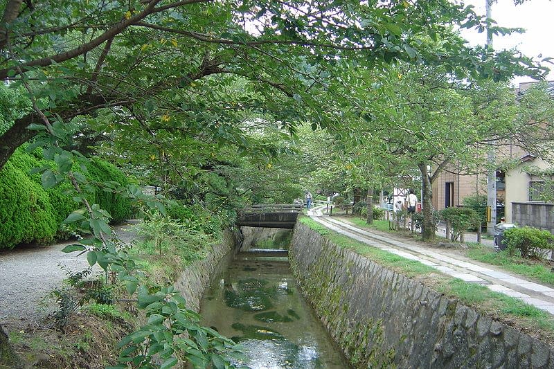 A view down the canal and walkway of the philosopher’s path