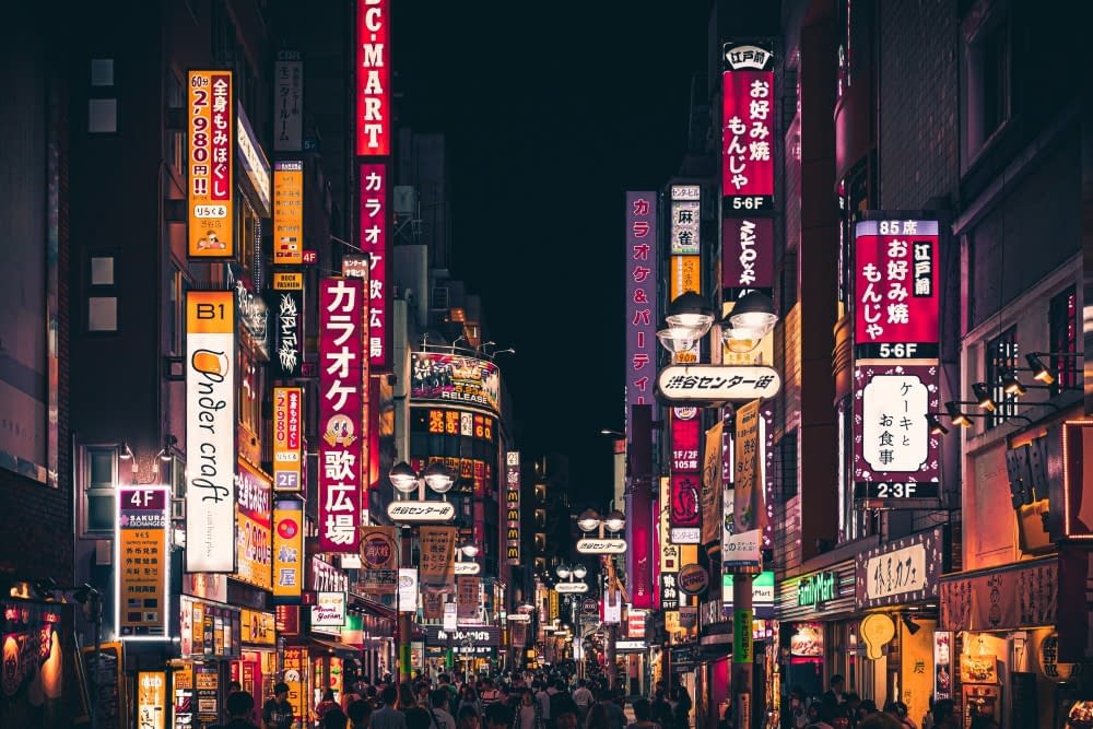 tokyo-street-lit-up-at-night