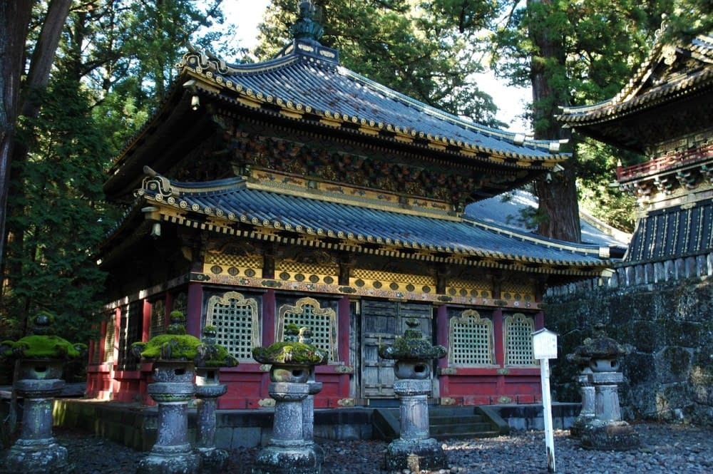 nikko-temple-in-a-forest