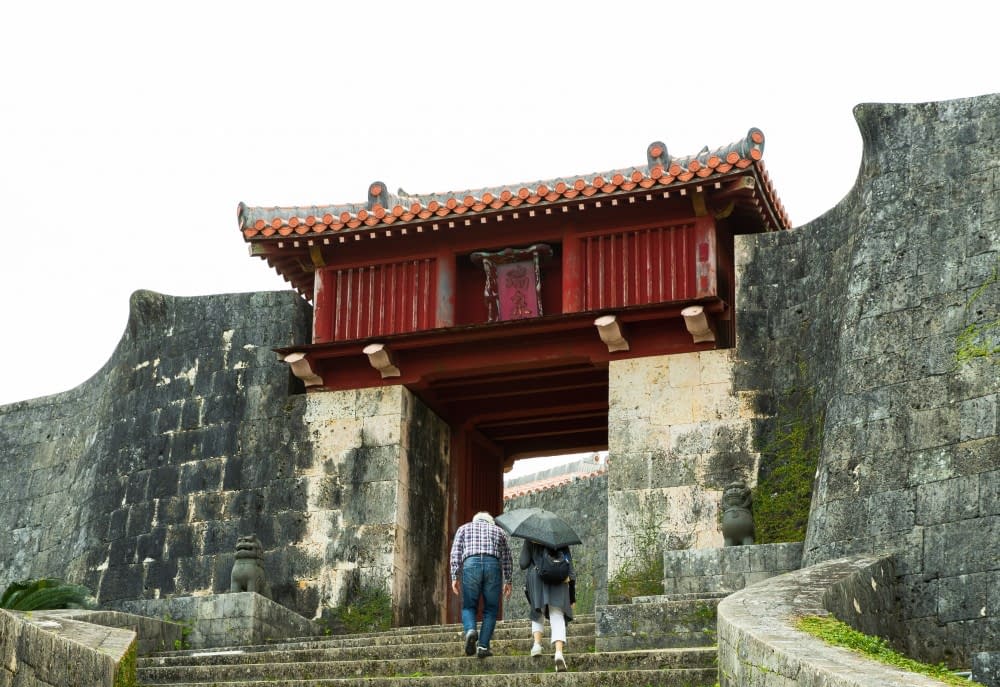entrance-to-shuri-castle